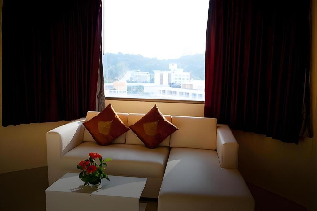 Sun City Pattaya Hotel Eksteriør billede